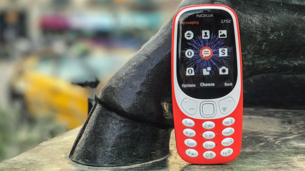 Nokia 3310 ตำนานความอึด มาดูรุ่นล่าสุดถูกเอามาเผาไฟ