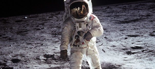หลักฐานใหม่ชี้ NASA ลวงโลกเรื่องส่งมนุษย์ไปเหยียบดวงจันทร์