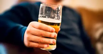 Federbräu Tap เครื่องรินเบียร์ด้วยเสียง อยากได้เต็มแก้ว โปรดทำเสียงให้นุ่มที่สุด