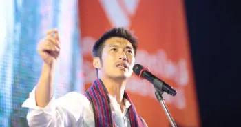 ธนาธร