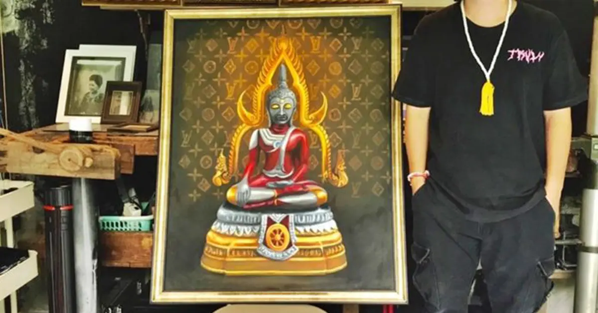 พระพุทธรูปอุลตร้าแมน