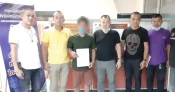 อีโต้ฟันหัวเพื่อนร่วมงาน
