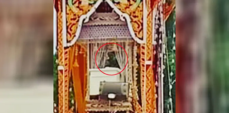 ภาพ โรเบิร์ต สายควัน