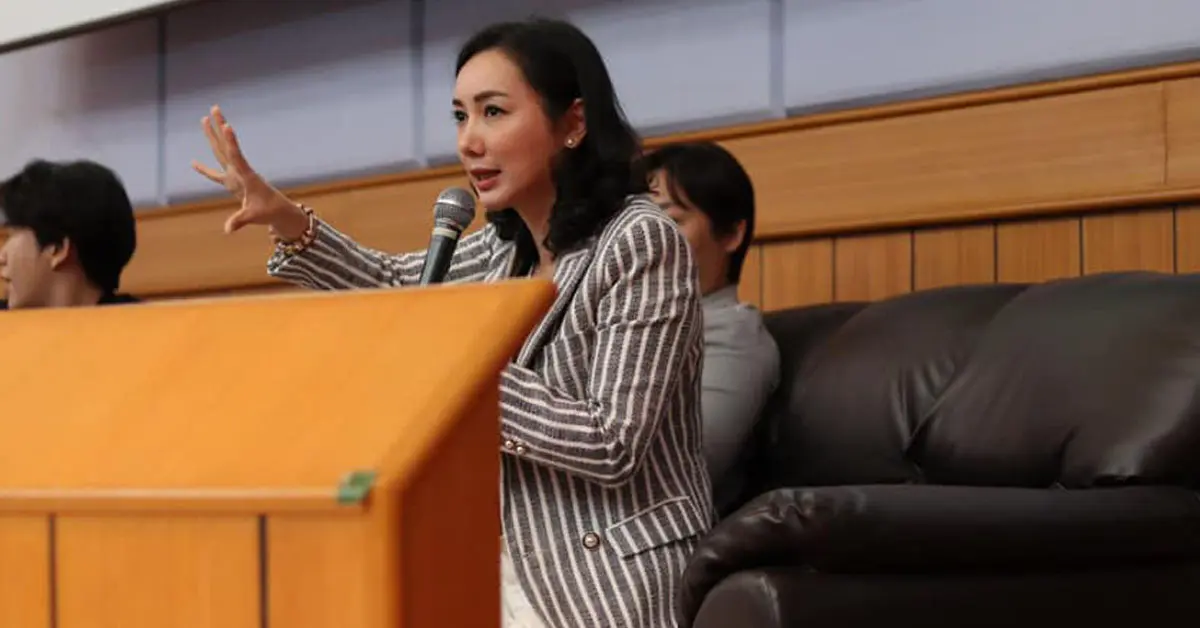 อรุณี
