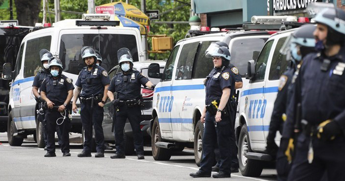 us-newyork-police-no-mask-punishmentปก