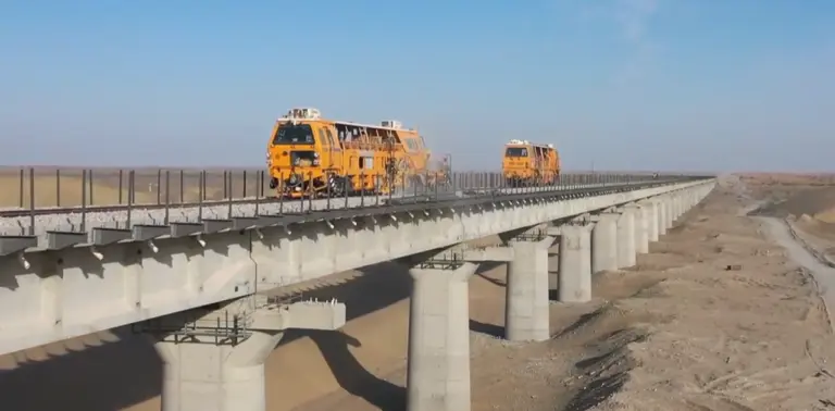 china-railway-desertปก
