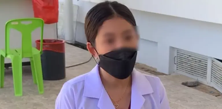 หมอฉีดไฟเซอร์ให้พี่สาว ปก 00