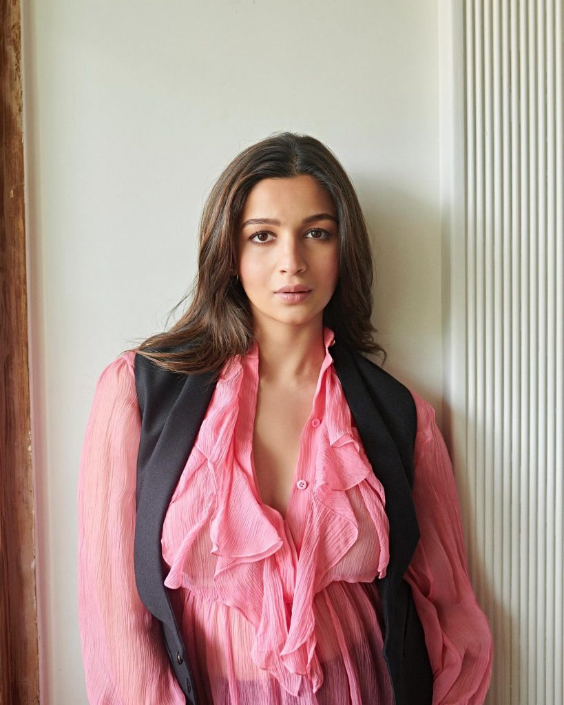 aliaabhatt 301103001 5204854716229748 3260090981193396724 n-1