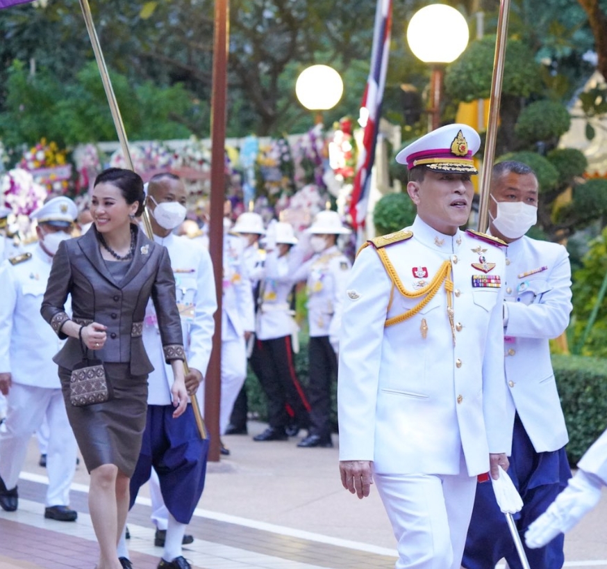 ในหลวง-พระราชินี-1