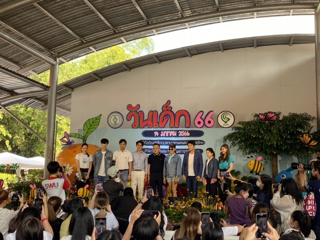 ก้อง-ภูวินทร์-ร่วมงานวันเด็ก-เสวนา-ปลูกจิตสำนึกเยาวชนไทยรักสิ่งแวดล้อม-2