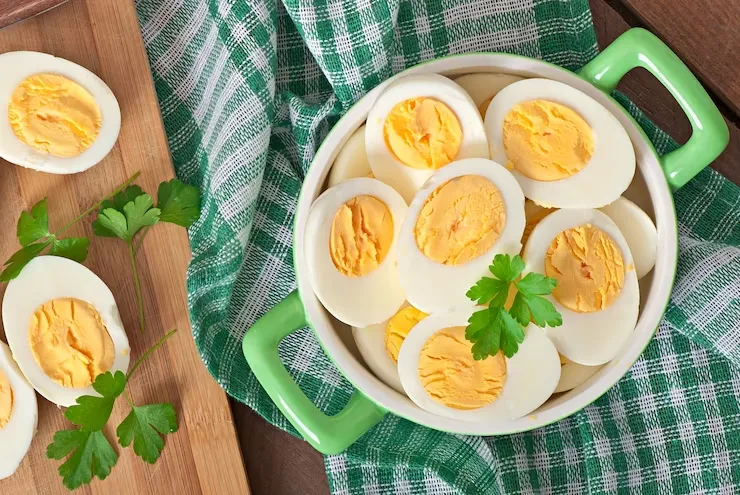 boiled-eggs-bowl-decorated-with