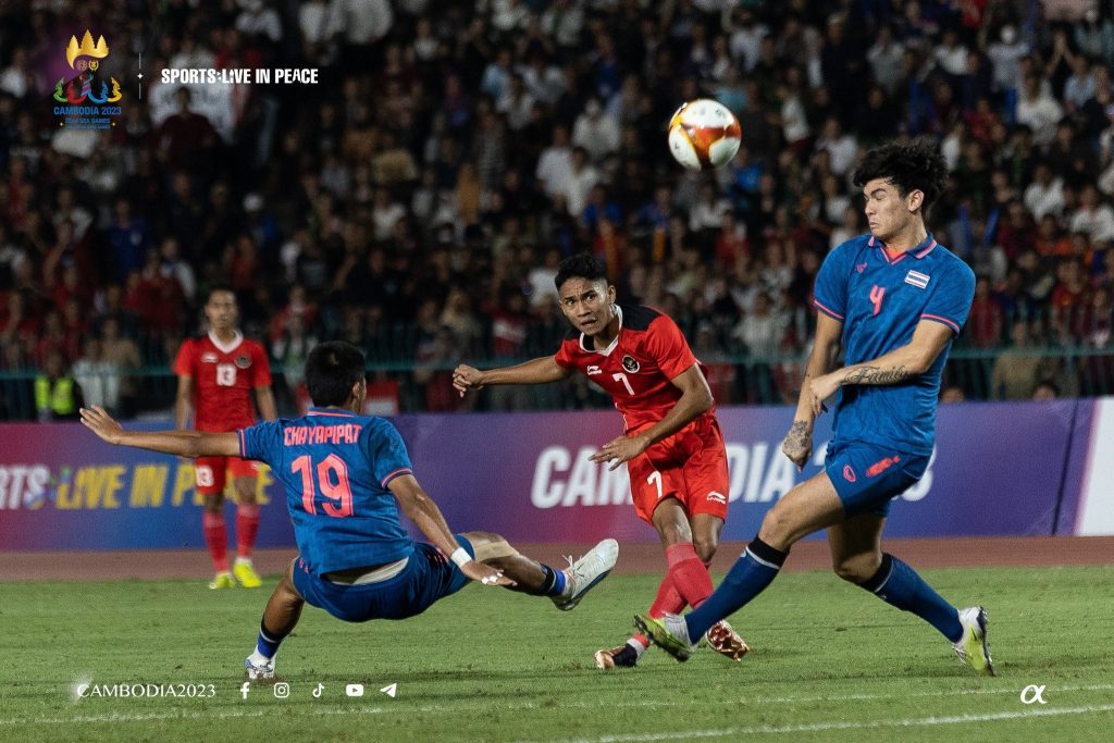 ฟุตบอลทีมชาติไทย-1-1