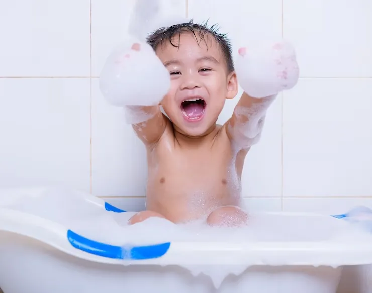 asian-children-boy-shower-bathro