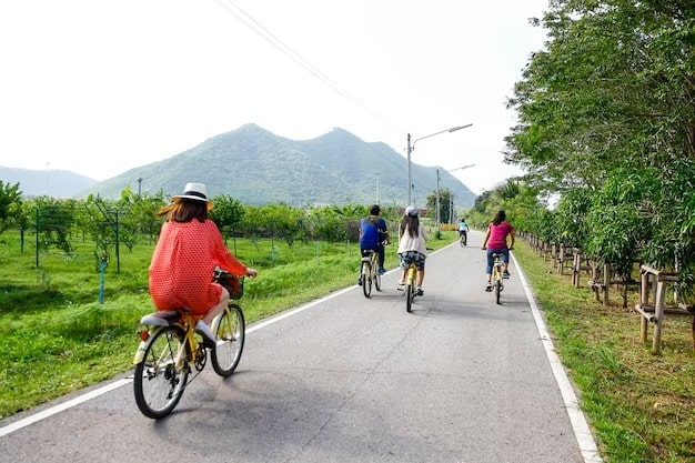 family-mountain-biking-forest-tr-min