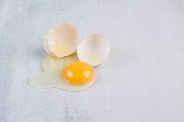 single-egg-broken-open-marble-ta-min